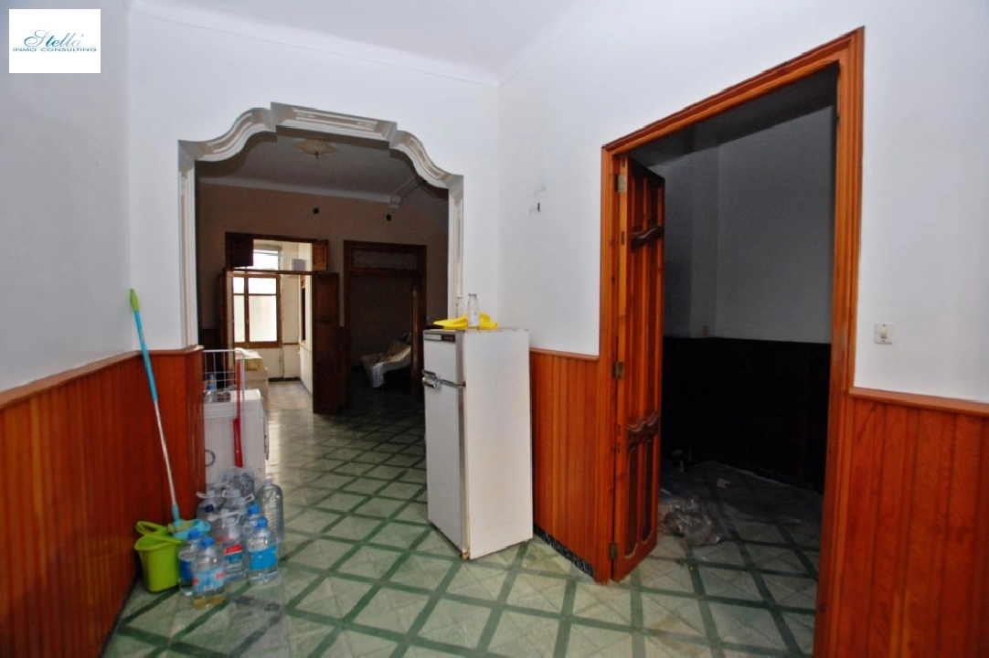 town house in Pego for sale, built area 450 m², year built 1960, air-condition, plot area 220 m², 5 bedroom, 1 bathroom, swimming-pool, ref.: O-V67714-5