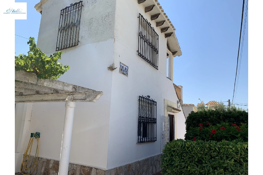 villa in Denia for sale, built area 137 m², year built 1980, plot area 571 m², 3 bedroom, 3 bathroom, ref.: SBR-1922-23