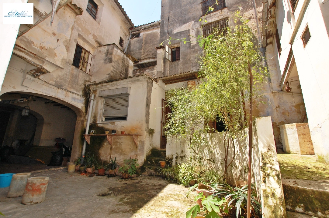 town house in Pego for sale, built area 373 m², year built 1910, air-condition, plot area 200 m², 5 bedroom, 2 bathroom, swimming-pool, ref.: O-V80314D-14