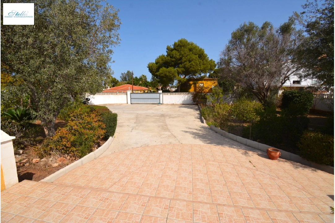 villa in Denia for sale, built area 230 m², year built 1974, condition neat, + central heating, air-condition, plot area 1396 m², 4 bedroom, 2 bathroom, swimming-pool, ref.: BC-7708-31