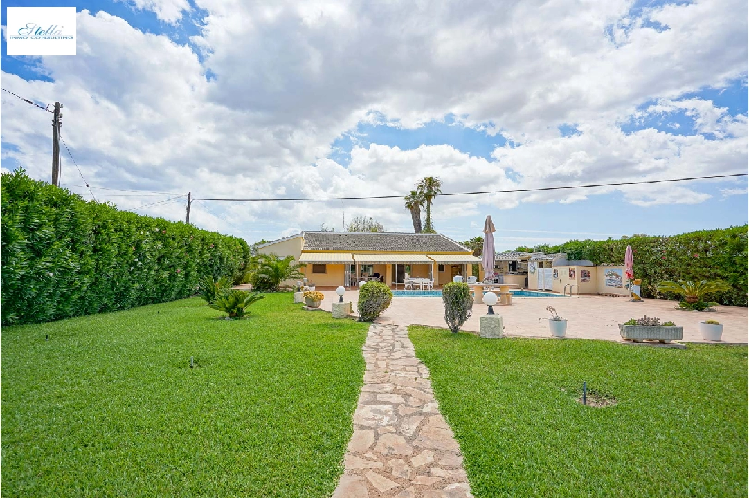 villa in Els Poblets(Centre) for sale, built area 330 m², air-condition, plot area 2000 m², 5 bedroom, 2 bathroom, ref.: BP-4397ELS-1