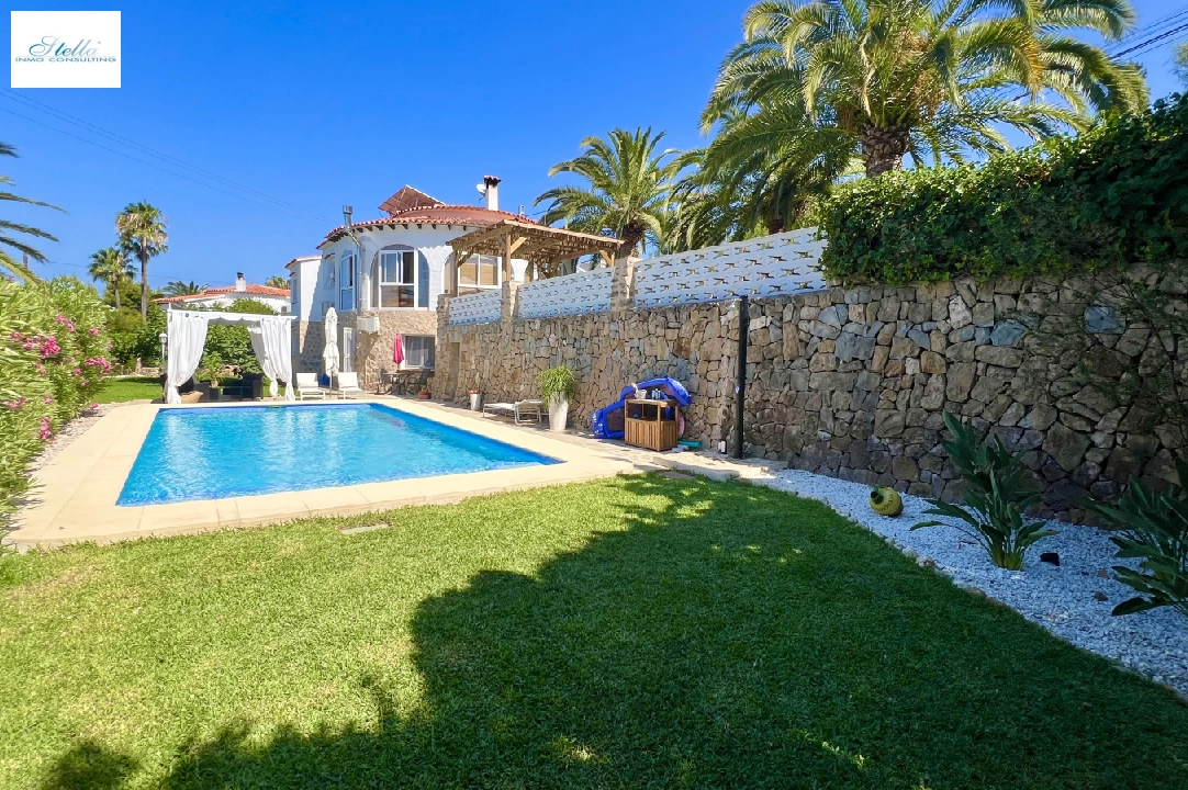 villa in Denia for sale, built area 185 m², year built 1979, condition neat, + central heating, air-condition, plot area 946 m², 3 bedroom, 3 bathroom, swimming-pool, ref.: FK-0924-2