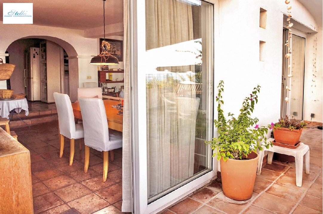 apartment in Moraira(Moraira Centre) for sale, built area 110 m², plot area 440 m², 4 bedroom, 1 bathroom, ref.: CA-A-1789-AMBE-6